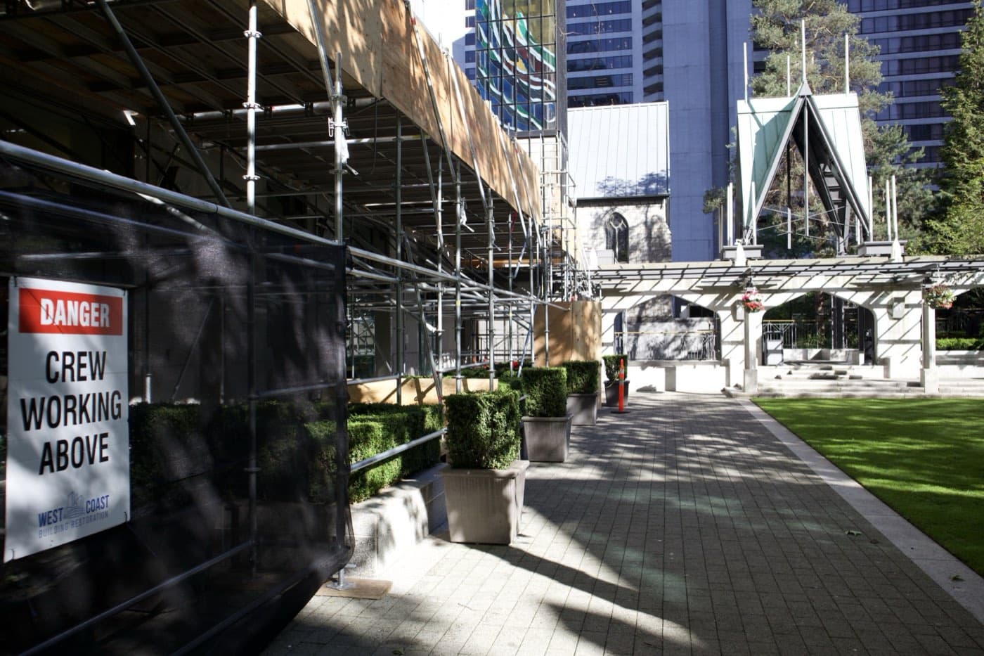 Overhead protection canopy and scaffold at Cathedral Place, 925 West Georgia, Vancouver